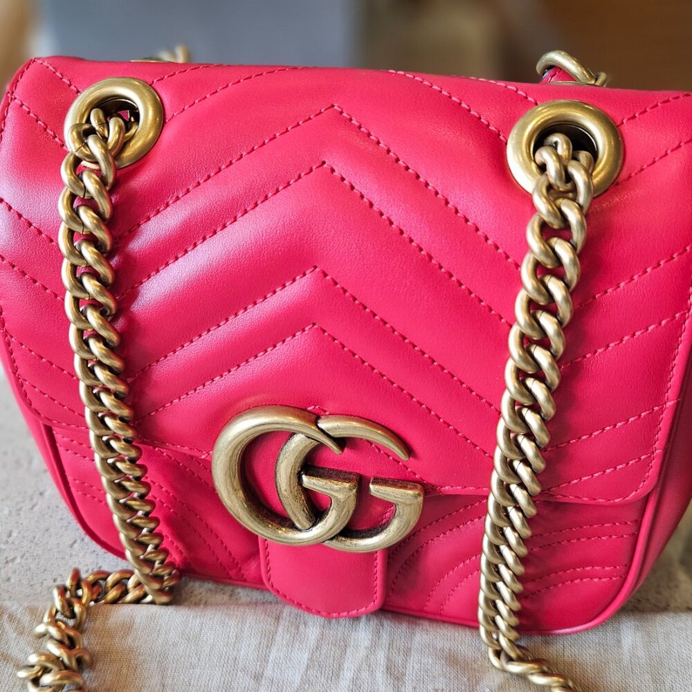 Gucci GG Marmont Mini Red Matelassé Leather Shoulder Bag with Chain Strap New - Picture 3 of 16